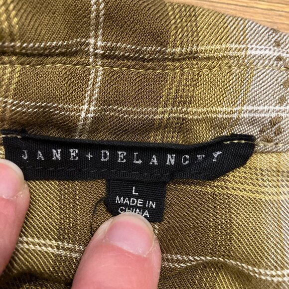 Jane & Delancey large green and white plaid grunge button down with pearl snaps - Picture 6 of 7